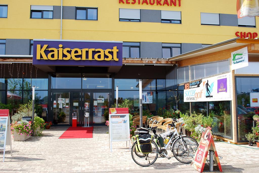 Kaiserrast Stockerau Eksteriør bilde